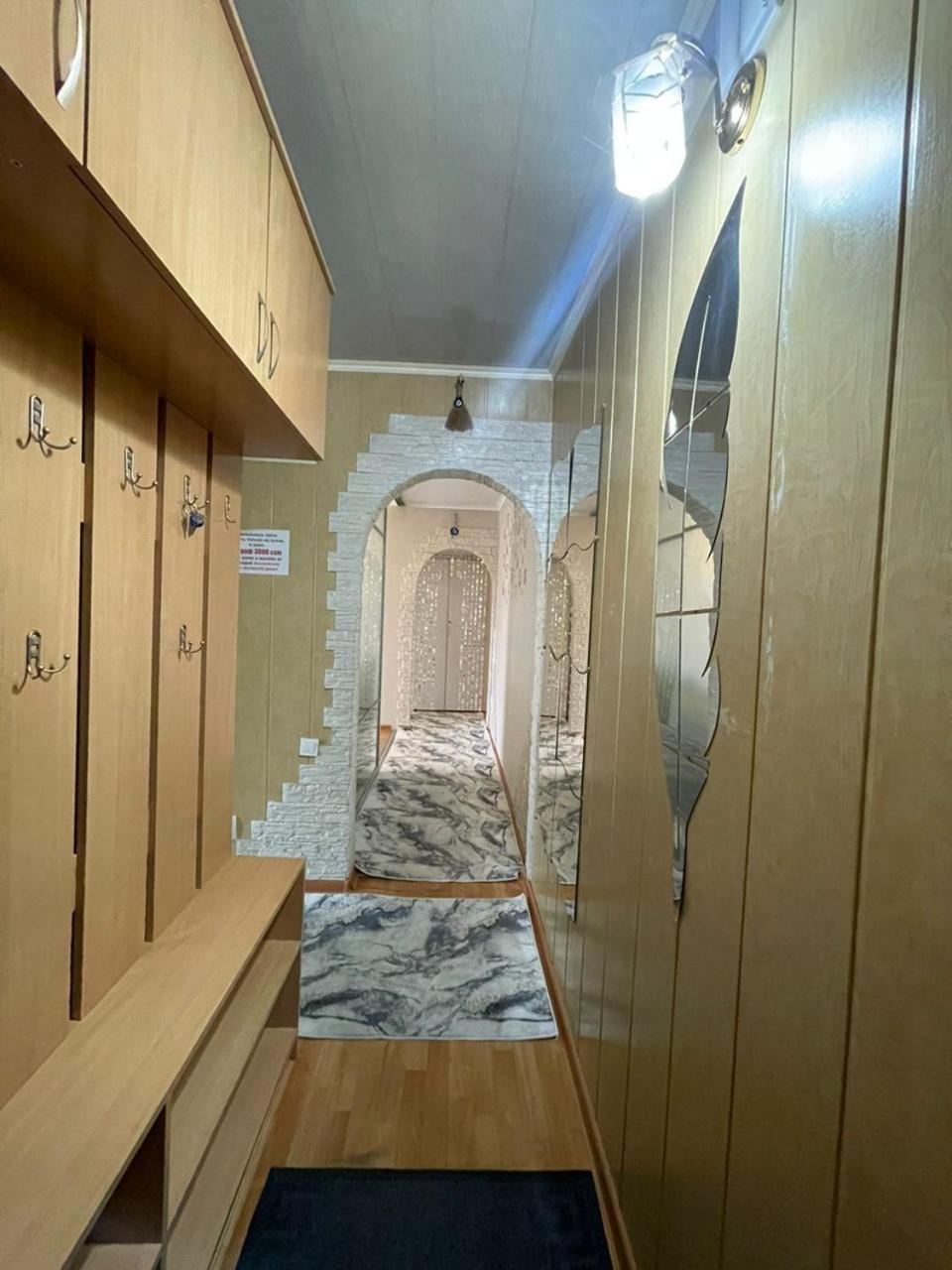 3-Х Комнатная Квартира В 5 Микр 104 Серии 4/4 비슈케크 외부 사진